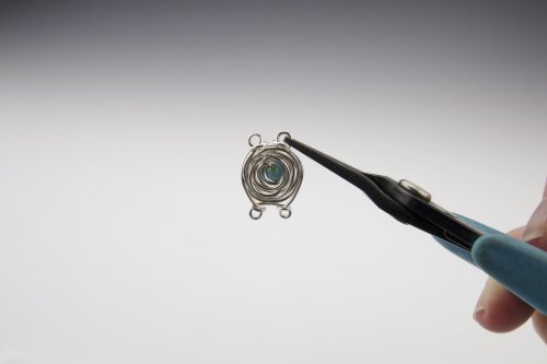 Susan Barzacchini's Infinity Rose Wire Bracelet - Making the Four Rose Link Loops, Contemporary Wire Jewelry, Coiling, Coiling Wire, Wire Coiling, Bring the wires down
